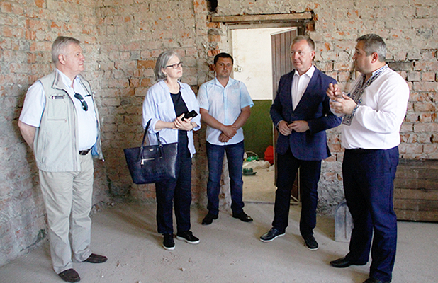Посол Австрії відвідала Глибоцьку ОТГ та відкрила кооперативну сироварню
