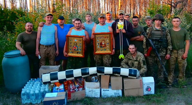Волонтери при Глибоцькій районній раді в черговий раз відправили допомогу військовим на Схід України