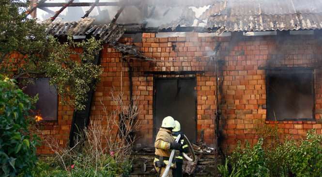 У Глибоці ущент згорів приватний будинок по вулиці Буковинського Віче (ФОТО)