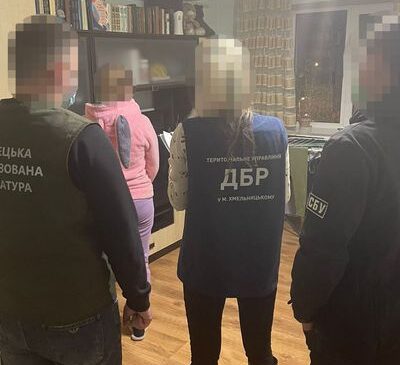 СБУ викрила в Чернівецькій області військовослужбовицю  прикордонної служби на вимаганні грошей з іноземців