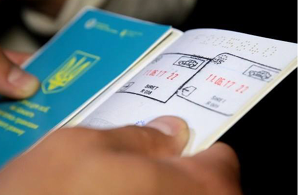 За добу безвізу кордон перетнули 46 буковинців з біометричними паспортами