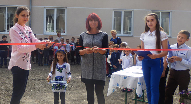 У Михайлівському НВК відбулось урочисте відкриття шкільного майданчика
