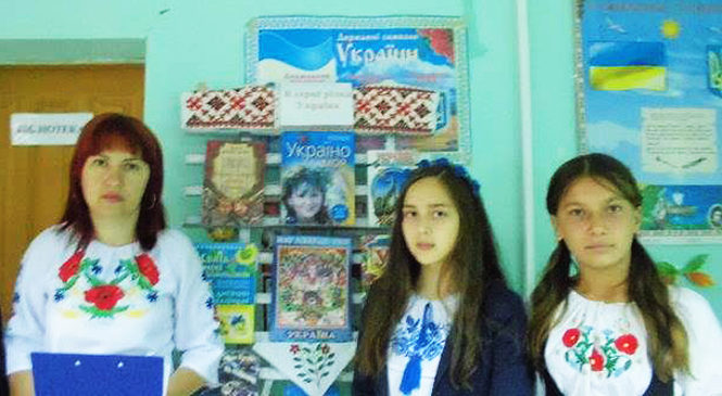 Бібліотекарі Червоної Діброви провели для мешканців села творчий звіт