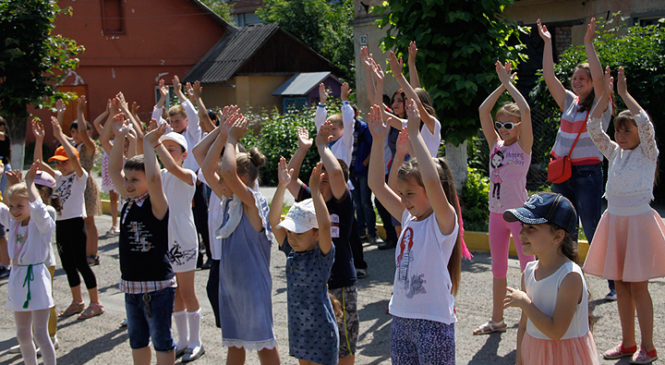 Щорічно 1 червня в Україні та по всьому світу відзначається Міжнародний день захисту дітей