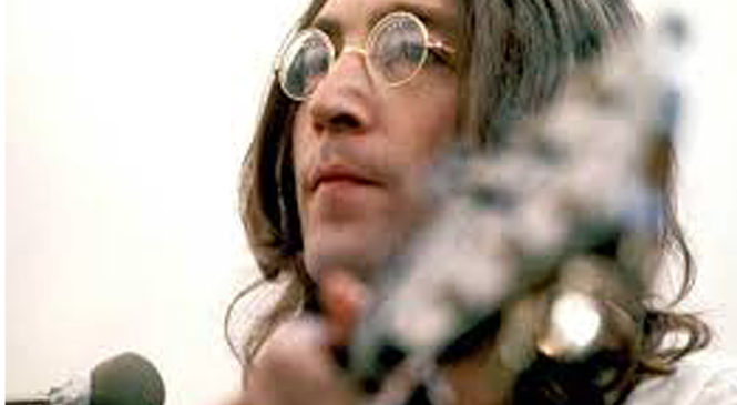 Легендарному Джону Леннону 9-го жовтня виповнилося б -78
