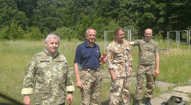 Голова Глибоцької РДА Георгій Придій відвідав військовий полігон «Прибан»