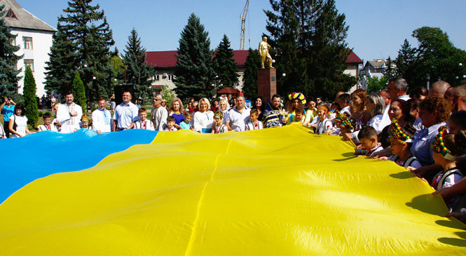 Урочистості до Дня Держа́вного Пра́пора Украї́ни у Глибоці