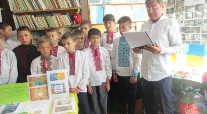 В бібліотеці села Черепківці  відбулася година спілкування    “Гордість і душа держави, нація і оберіг – це захисники України”