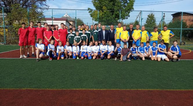 До Дня захисника України, Дня Козацтва та Покрови Пресвятої Богородиці у Глибоці відбувся турнір з гандболу