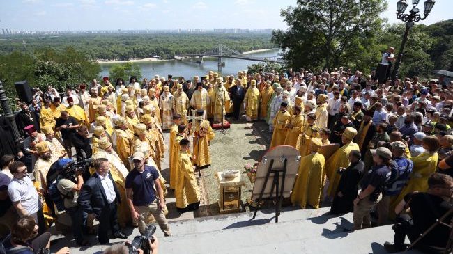 Соцопитування: ПЦУ посіла перше місце серед православних церков