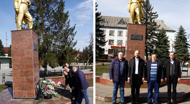 Очільники Глибоцького району поклали квіти до пам’ятника Т.Г.Шевченка