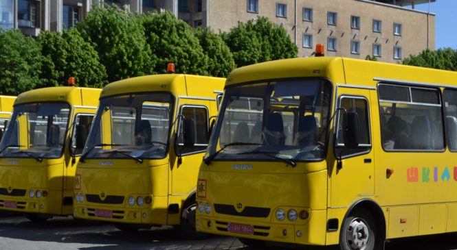 Шкільний автопарк Глибоцького району поповнився ще двома новими автобусами