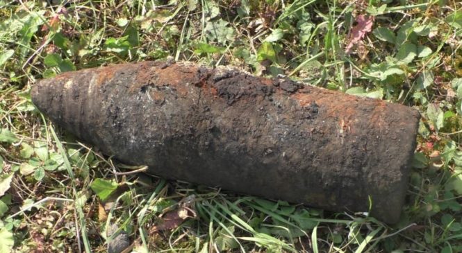 На Глибоччині у с. Привороки знайшли артилерійський снаряд Другої світової війни