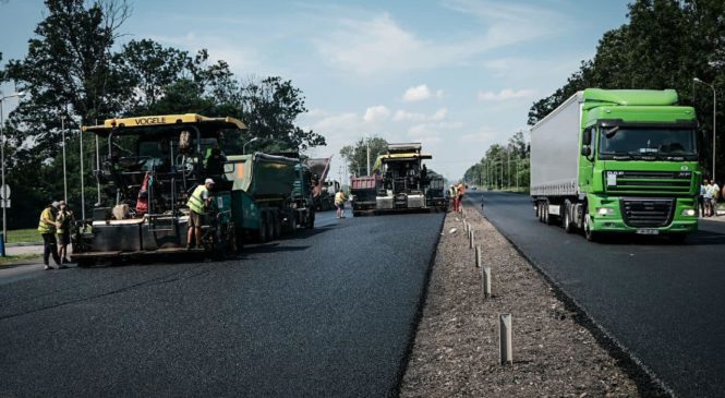 У Чернівецькій області завершують капітальний ремонт ділянки міжнародної траси М-19, яка веде до КПП «Порубне»