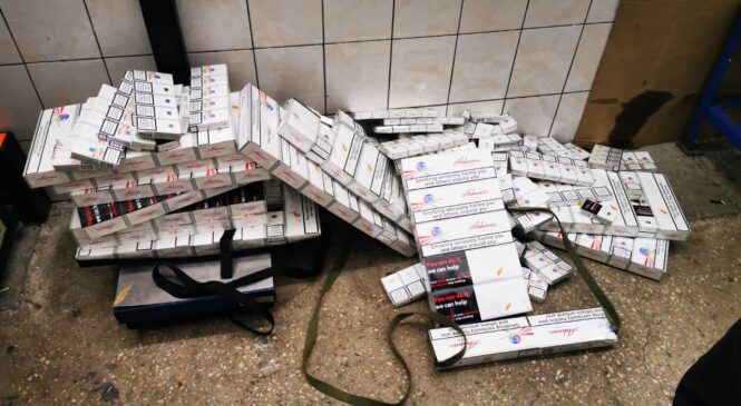 На ПП «Порубне» з Румунією у спеціально обладнаних сховищах авто виявлено  незаконно переміщувані 1708 пачок тютюнових виробів