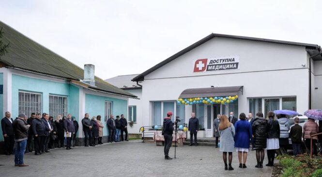 Ще одна амбулаторія урочисто була відкрита у селі Молодія Глибоцького району