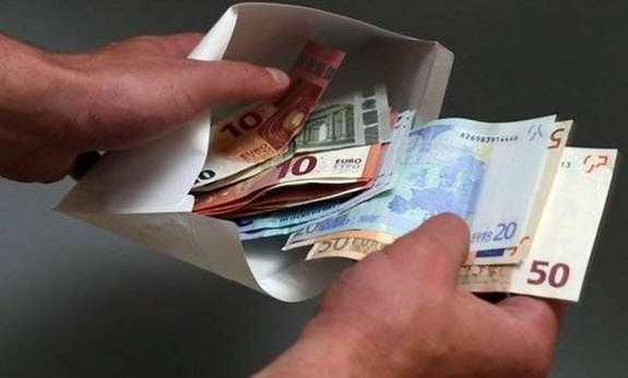 На Буковині викрито інспектора прикордонної служби за 2 тис євро хабара