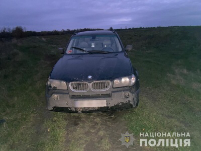 Поліція розшукала буковинця, який вкрав автомобіль іноземця на автозаправці в селі Тереблече