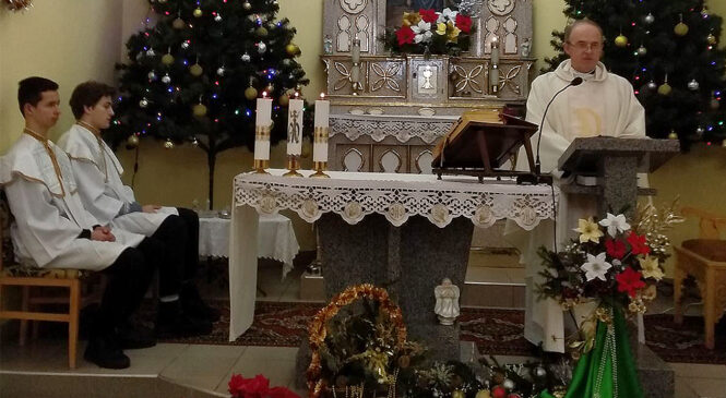 Сьогодні Різдво Христове за григоріанським календарем святкують прихожани костелу св. Матері Божої скорботної що у Глибоці