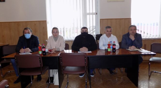 Голова Чернівецької районної ради Руслан Домніцак провів робочу зустріч з головами територіальних громад колишнього Глибоцького району