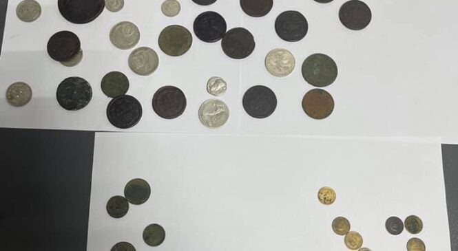 В ПП «Порубне» митного поста «Вадул-Сірет» співробітникам Буковинської митниці   було викрито спробу незаконного вивезення з України 80 старовинних монет