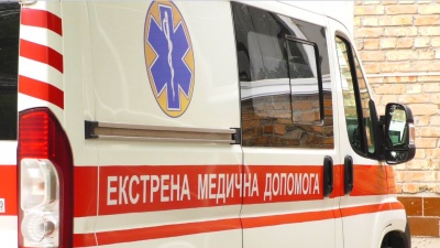 У селі Михайлівка на Глибоччині важко травмувався чоловік через падіння на нього вантажної лопати