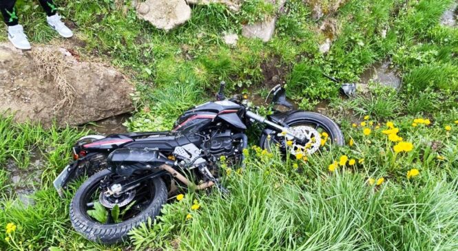 Внаслідок перекидання мотоцикла його водій отримав травми голови у селі Черепківці