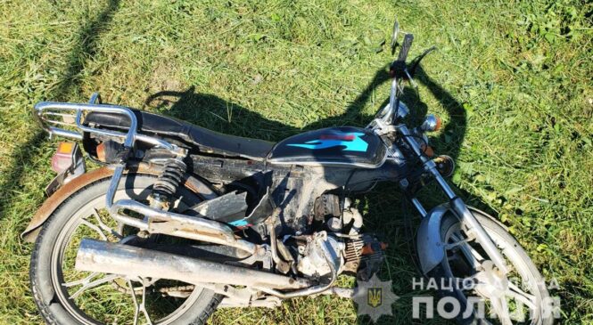 Поліцейські задокументували у Чернівцях ДТП з потерпілим мотоциклістом