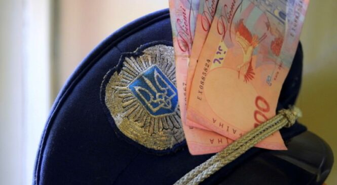 У місті Кіцмань та в селі Опришени що на Глибоччині  поліцейські задокументували дві спроби підкупу правоохоронців