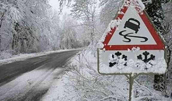 Буковинські поліцейські попереджають учасників дорожнього руху про погіршення погодних умов