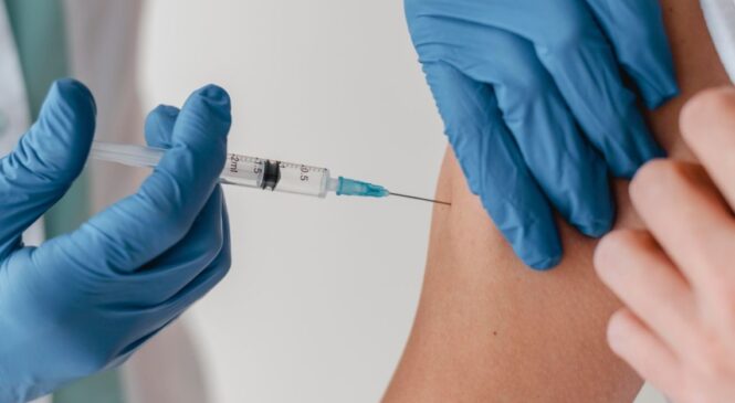 Як та коли вакцинуватись після перенесеної коронавірусної хвороби?