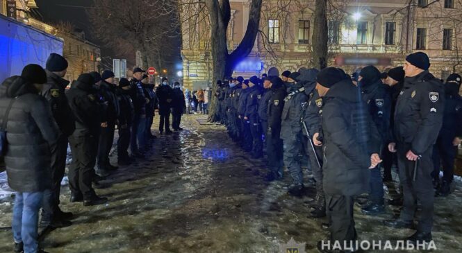 На Буковині поліцейські не допустили порушень громадського порядку у новорічну ніч