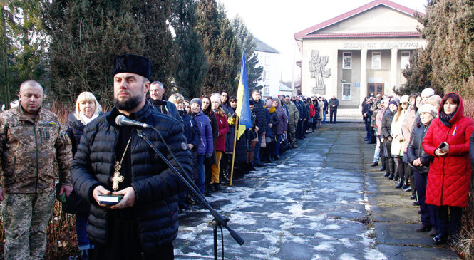 У Глибоцькій громаді в День Єдності разом з усією Україною співали Державний гімн (ФОТО)