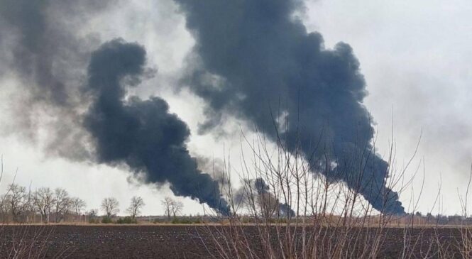 РФ ракетами “Калібр” завдала удару по аеродрому у Вінниці