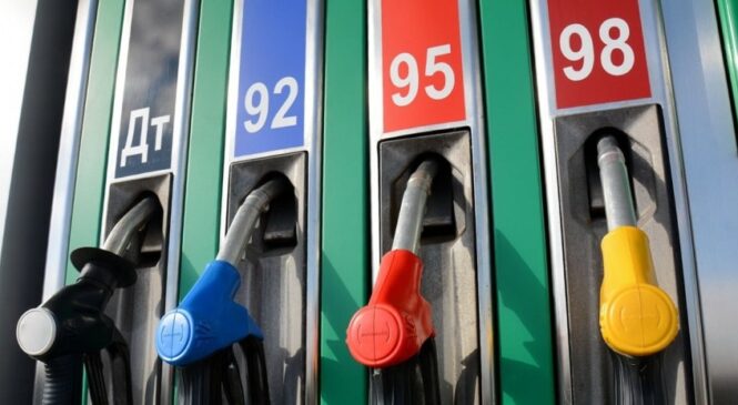Найбільші мережі АЗС знизили ціни на бензин та дизпаливо на 5-10 гривень за літр