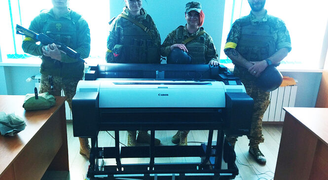 Волонтери Глибоцької територіальної громади придбали поліграфічне обладнання для військовослужбовців ЗСУ