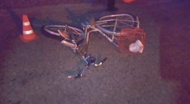 Слідчі поліції встановлюють обставини двох ДТП за участю велосипедистів, одна з яких зі смертельним наслідком у селі Ропча