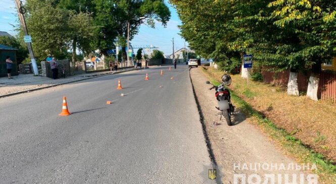 Поліцейські Вижниччини встановлюють обставини ДТП, в якій травмувалися двоє мотоциклістів