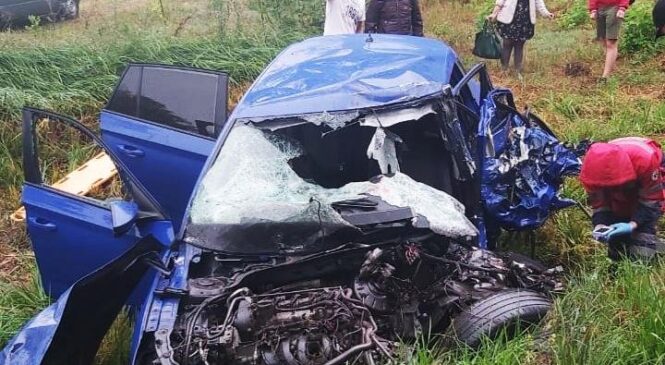 У Чернівецькому районі слідчі поліції розслідують обставини аварії, в якій загинув водій легковика