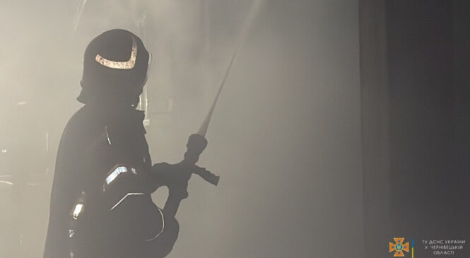 На вулиці Руській у Чернівцях горів підвал ресторану. Подробиці від рятувальників