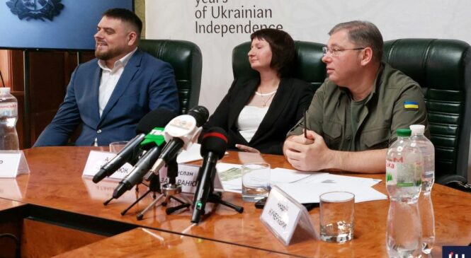 Коли запрацюють пункти пропуску «Красноїльськ» та «Дяківці» — голова ОВА Руслан Запаранюк