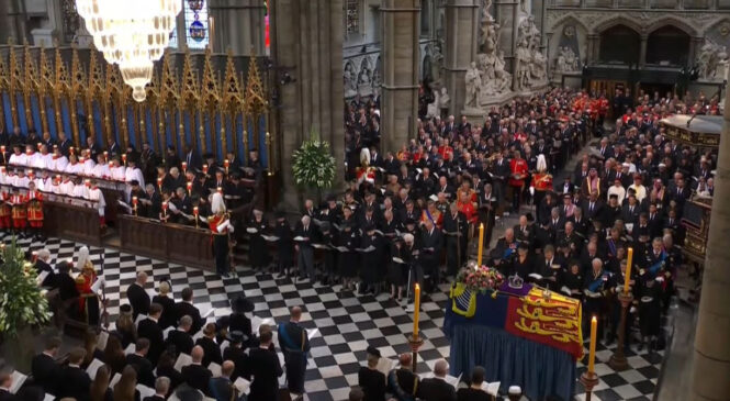 Прощання з Королевою Великої Британії Єлизаветою Другою