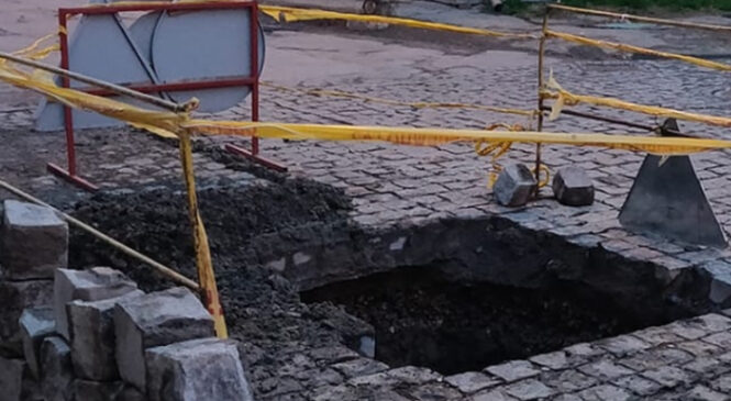 У Чернівцях розкопали нещодавно відремонтовану вулицю