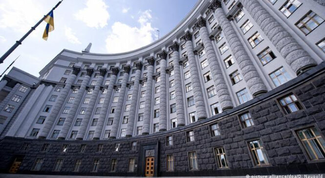 Кабмін погодив звільнення голів Вижницької та Дністровської РДА