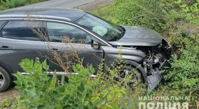 Авто з’їхало у кювет: у ДТП на Кіцманщині постраждала 64-річна чернівчанка