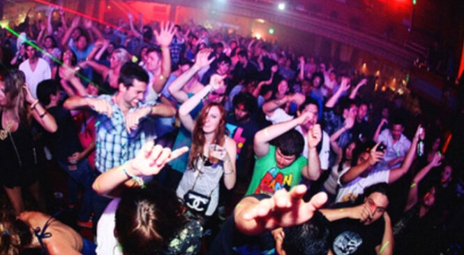 Міськрада Ужгорода заборонила дискотеки та вечірки у нічний час