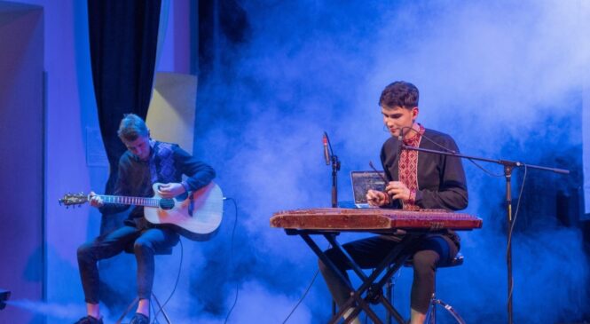 На благодійному концерті у Чернівцях для ЗСУ зібрали майже 42 тисячі гривень