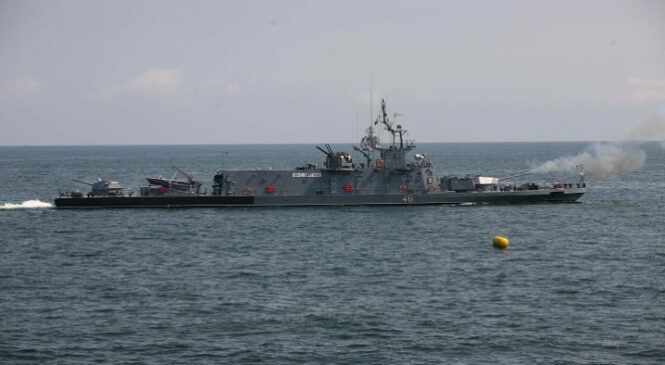 Румунський корабель ледь не підірвався в Чорному морі