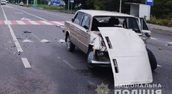 У 20-річної водійки діагностували політравму: на Буковині сталася аварія