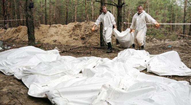 «Увірвалися у дім і ґвалтували три години». Пронизливий репортаж The Washington Post зі звільненого Ізюма